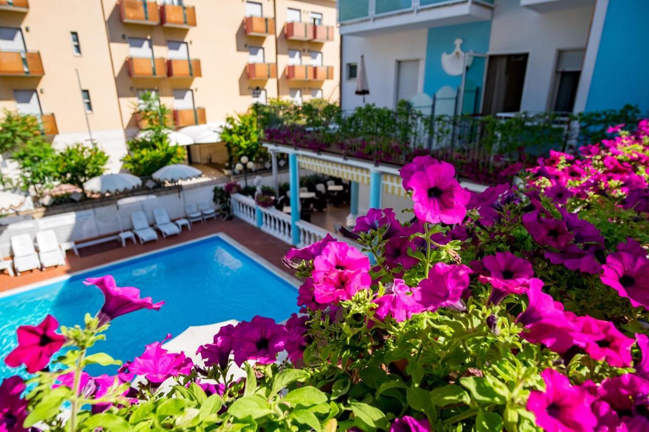 Hotel Villa Dei Fiori - Sul Mare Con Piscina Viserbella di Rimini 외부 사진