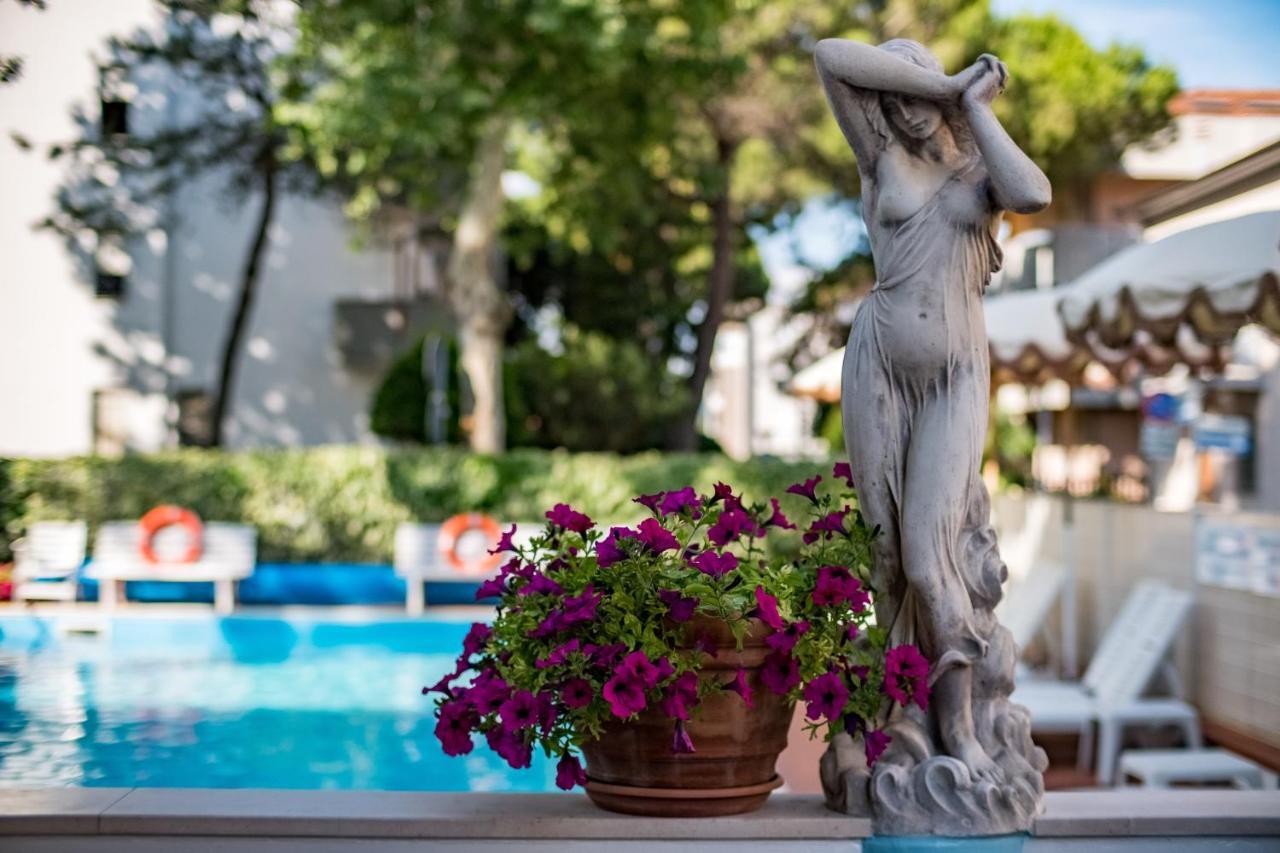 Hotel Villa Dei Fiori - Sul Mare Con Piscina Viserbella di Rimini 외부 사진