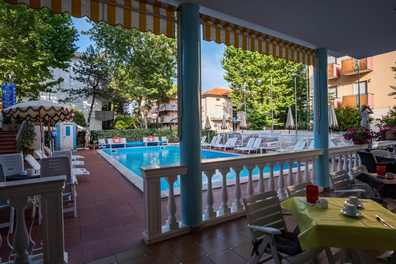 Hotel Villa Dei Fiori - Sul Mare Con Piscina Viserbella di Rimini 외부 사진