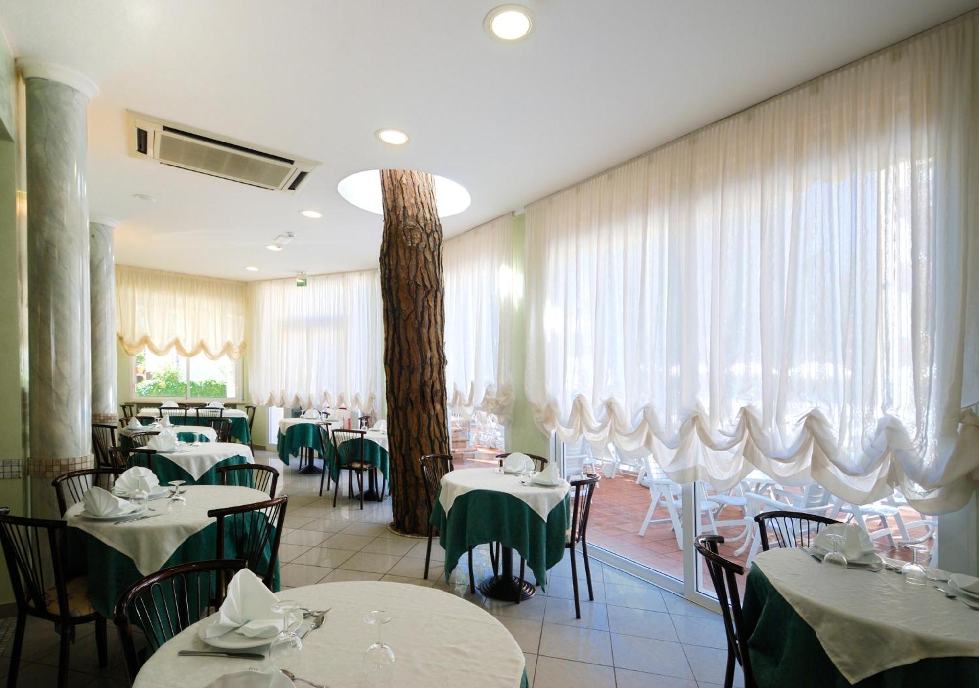 Hotel Villa Dei Fiori - Sul Mare Con Piscina Viserbella di Rimini 외부 사진