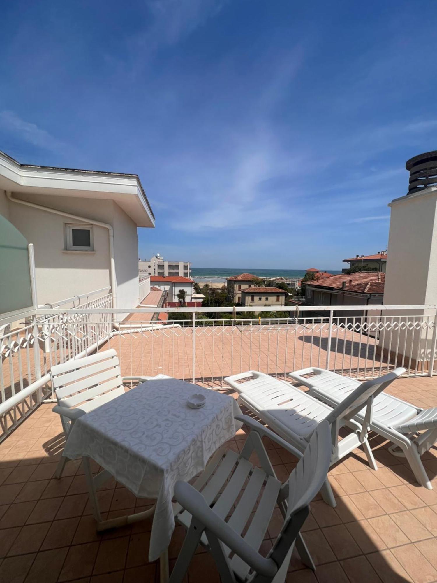 Hotel Villa Dei Fiori - Sul Mare Con Piscina Viserbella di Rimini 외부 사진